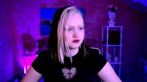 Violett online show from June 29, 8:10 am