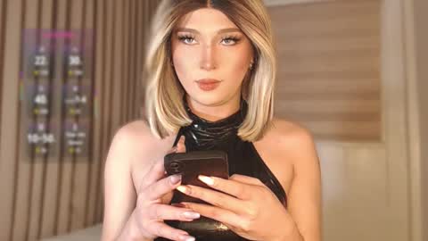 Best Of Both Worlds online show from October 24, 6:20 am