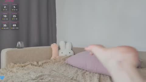  Lily  online show from May 8, 12:41 pm