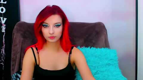 VirginLuna online show from January 3, 9:15 pm