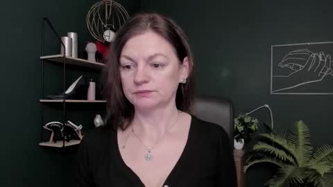 Vivian online show from February 18, 9:41 am