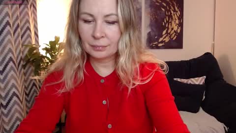 Vivian online show from October 25, 6:04 pm