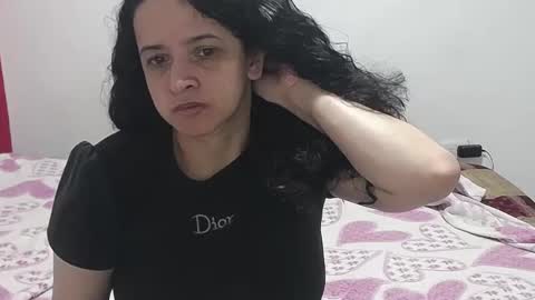 Snapshot of vivian_walt_ chatting on December 20, 4:42 am melissa online show from December 20, 4:42 am