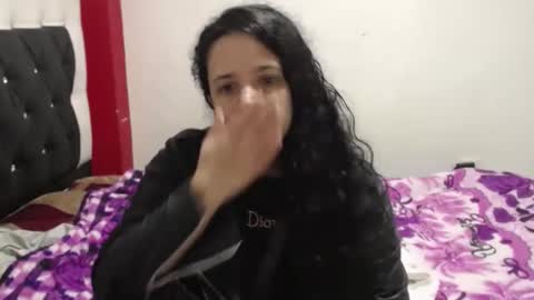 Snapshot of vivian_walt_ chatting on February 28, 3:37 am melissa online show from February 28, 3:37 am