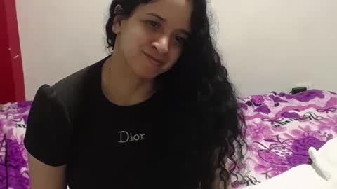 Snapshot of vivian_walt_ chatting on February 27, 3:36 am melissa online show from February 27, 3:36 am