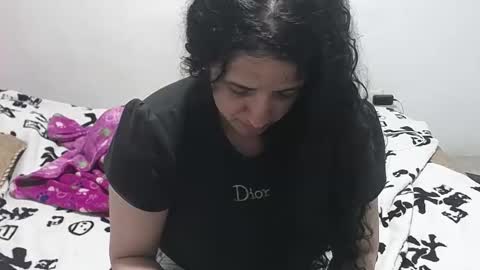 Snapshot of vivian_walt_ chatting on December 8, 5:29 am melissa online show from December 8, 5:29 am