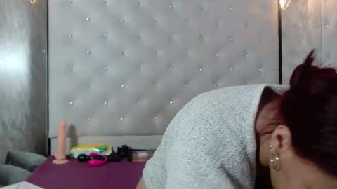 VivianRose online show from November 22, 4:15 am