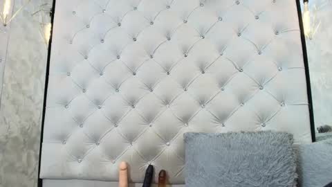 VivianRose online show from May 16, 4:26 am