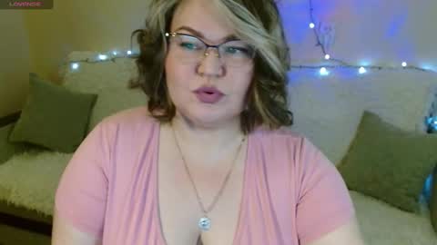 Snapshot of vivien__wet chatting on February 4, 8:06 pm Vivien online show from February 4, 8:06 pm