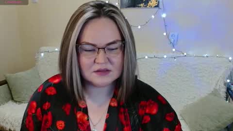 Snapshot of vivien__wet chatting on February 1, 6:19 pm Vivien online show from February 1, 6:19 pm