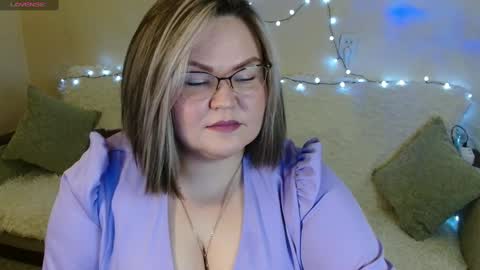 Snapshot of vivien__wet chatting on February 3, 12:25 pm Vivien online show from February 3, 12:25 pm