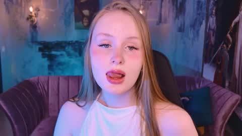 Vivien online show from November 2, 9:12 am