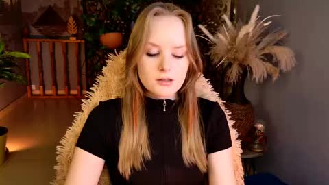 Vivien online show from May 15, 5:44 am