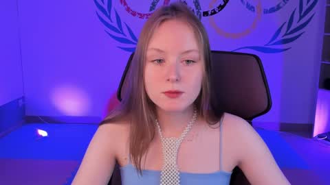 Vivien online show from December 8, 9:02 am