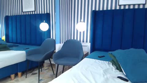 Vivian  online show from November 29, 4:11 pm