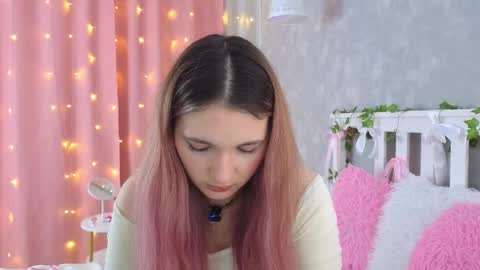 vivyboo111 online show from May 27, 9:34 pm