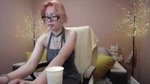 vixendi online show from April 1, 8:15 am