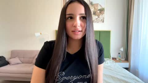 Miss Mia online show from May 8, 1:47 pm