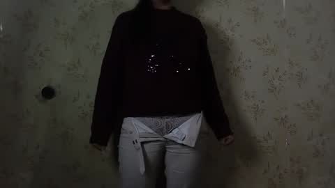 voulezvous_angel online show from April 1, 5:10 pm