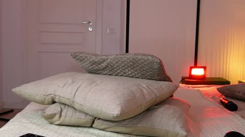 Mila online show from May 21, 1:58 am