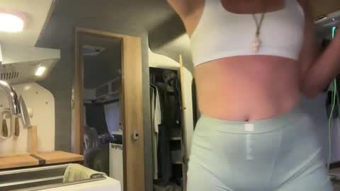 Jade online show from May 20, 11:35 pm