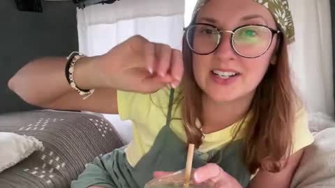 Jade online show from May 27, 3:31 pm