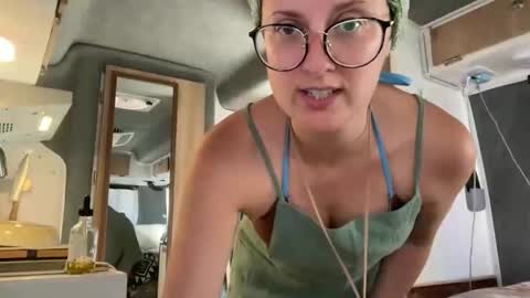 Jade online show from May 5, 4:43 pm