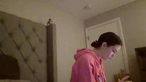 wasiancutie online show from May 14, 5:35 am
