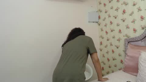 Milf Latina online show from April 7, 1:24 pm