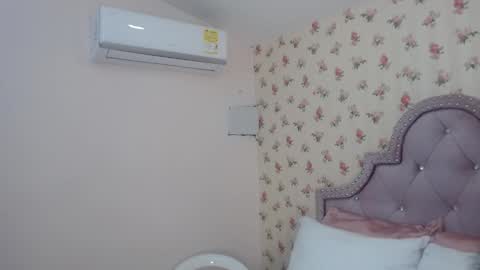 Milf Latina online show from March 16, 12:53 pm