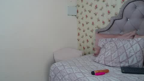 Milf Latina online show from April 4, 1:32 pm