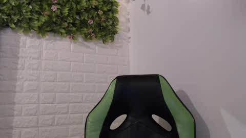 Trixie 3 online show from February 12, 2:00 pm