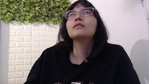 Trixie 3 online show from January 29, 1:38 pm