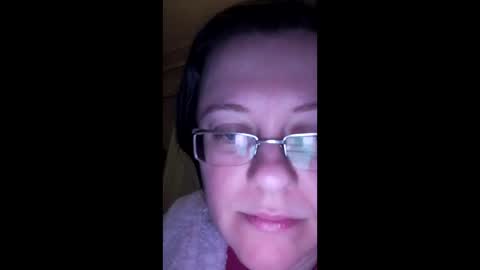 Snapshot of webgirl2 chatting on December 5, 3:15 am Marina online show from December 5, 3:15 am