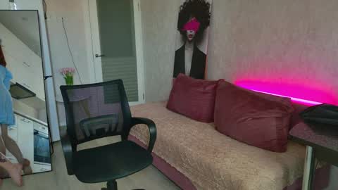 Weisser moon online show from March 24, 5:35 am