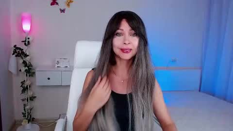 Wendi Foster online show from September 24, 7:13 pm