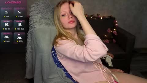 Wendy online show from March 22, 1:33 am