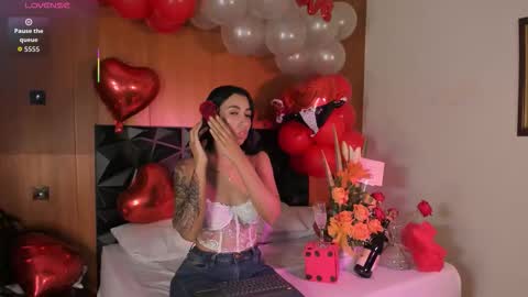 Wendy Marshall  online show from February 14, 9:50 pm