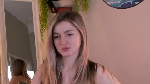 Sophie online show from March 10, 4:25 pm