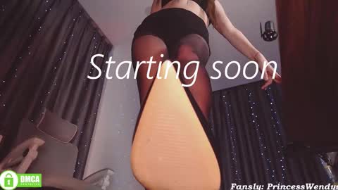 wendyemily online show from December 4, 6:37 am