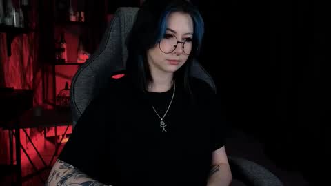 little girl who is always rightLisa online show from March 4, 1:34 am