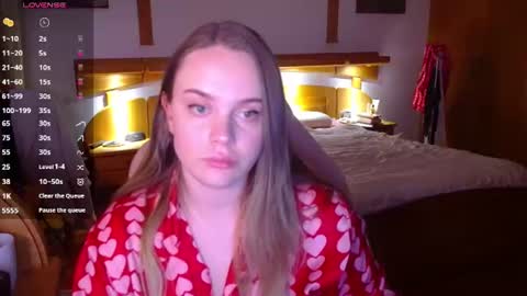 Lana online show from July 5, 8:03 pm