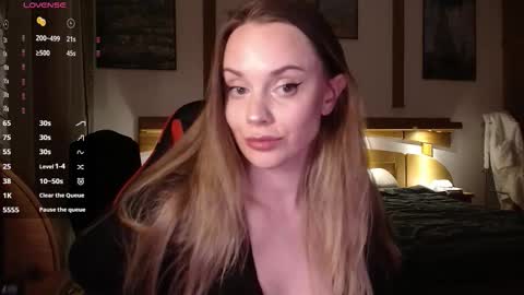 Lana online show from November 14, 8:42 pm