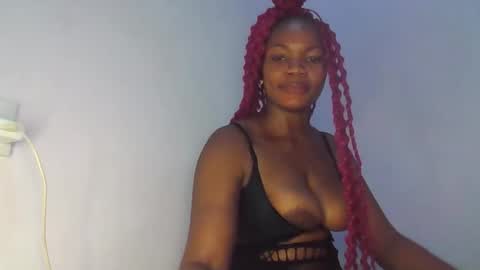 wetdripping_pussie7 online show from March 29, 7:35 pm