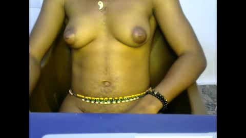 wetdripping_pussie7 online show from April 3, 10:30 pm