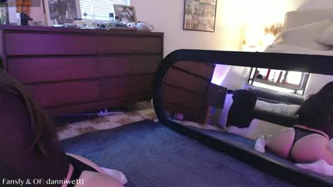 danni online show from December 7, 6:15 pm