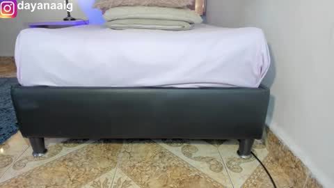 Sara  online show from October 27, 6:57 pm