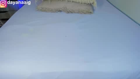 Sara  online show from November 18, 7:48 pm