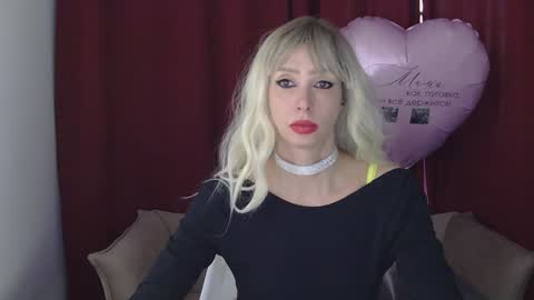White Queen online show from January 11, 11:56 am
