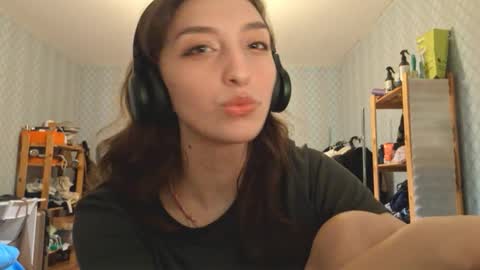 Cindy online show from March 27, 4:19 pm